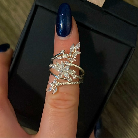 Ring - Picture 3 of 3